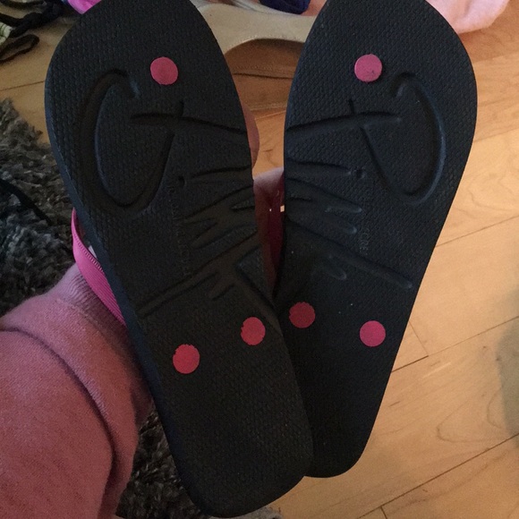 Pink Victorias Secret Sandels - Picture 2 of 2